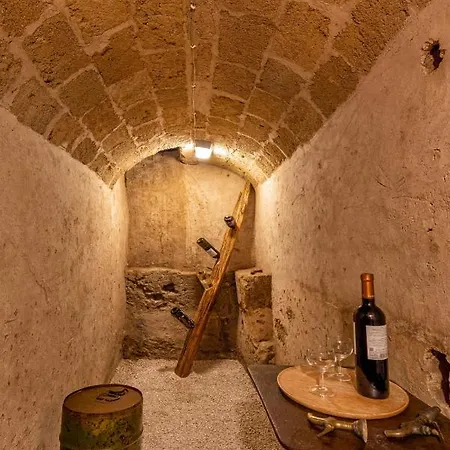 Sala Historical Luxury Apartman *