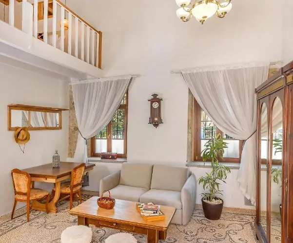 Sala Historical Luxury Apartment