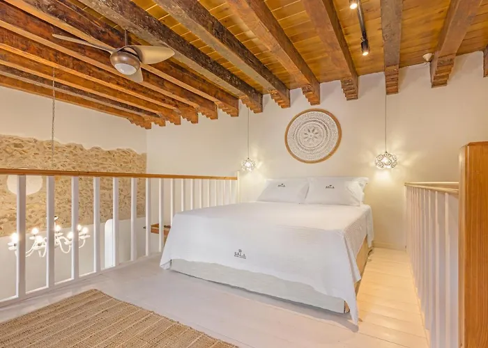 Sala Historical Luxury شقة