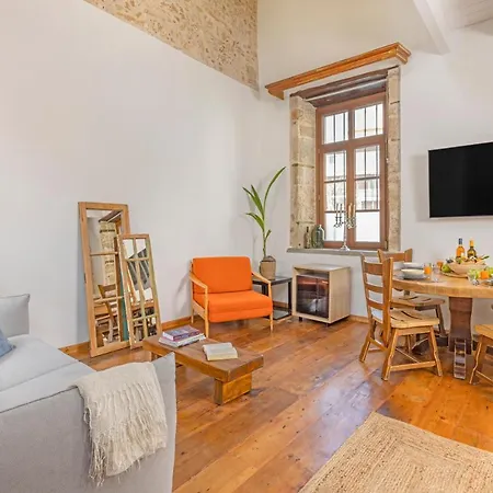 Sala Historical Luxury Apartment