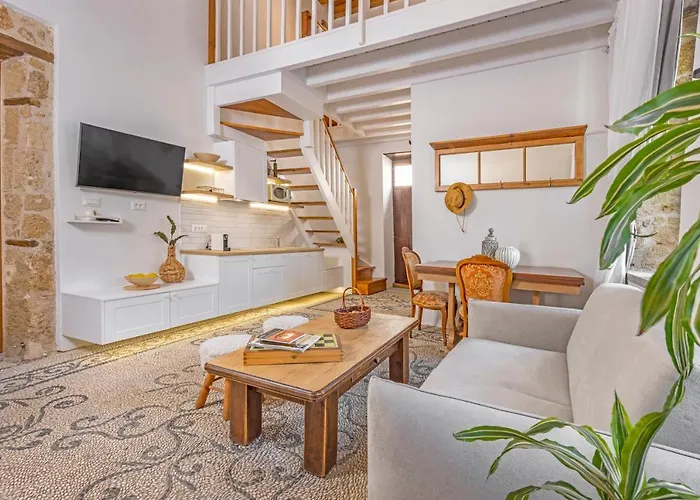 Sala Historical Luxury Apartment *