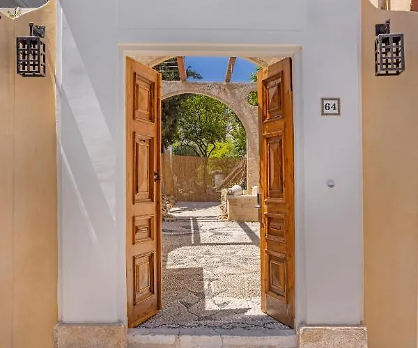 Sala Historical Luxury Apartment